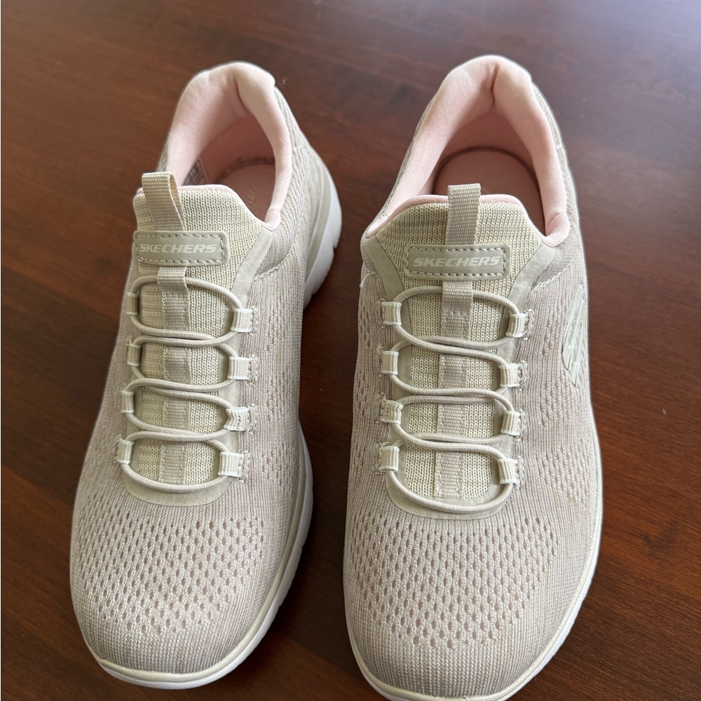 EUC Skechers Women's Taupe Slip-on Washable Sneakers size 7 - Picture 2 of 7